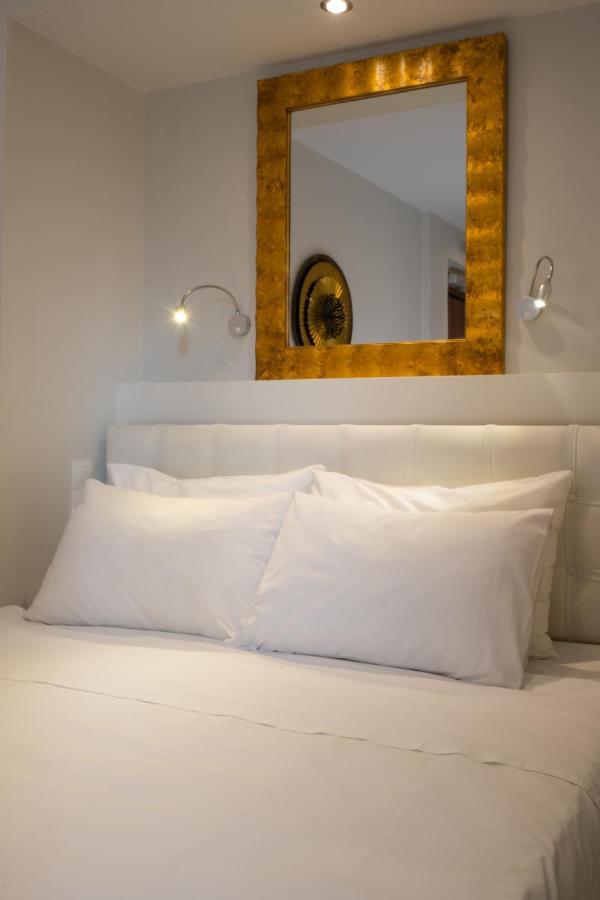 Dema's Luxury Suites Athènes Extérieur photo