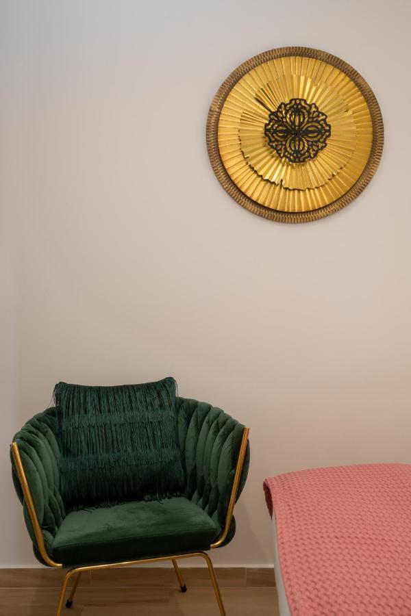 Dema's Luxury Suites Athènes Extérieur photo